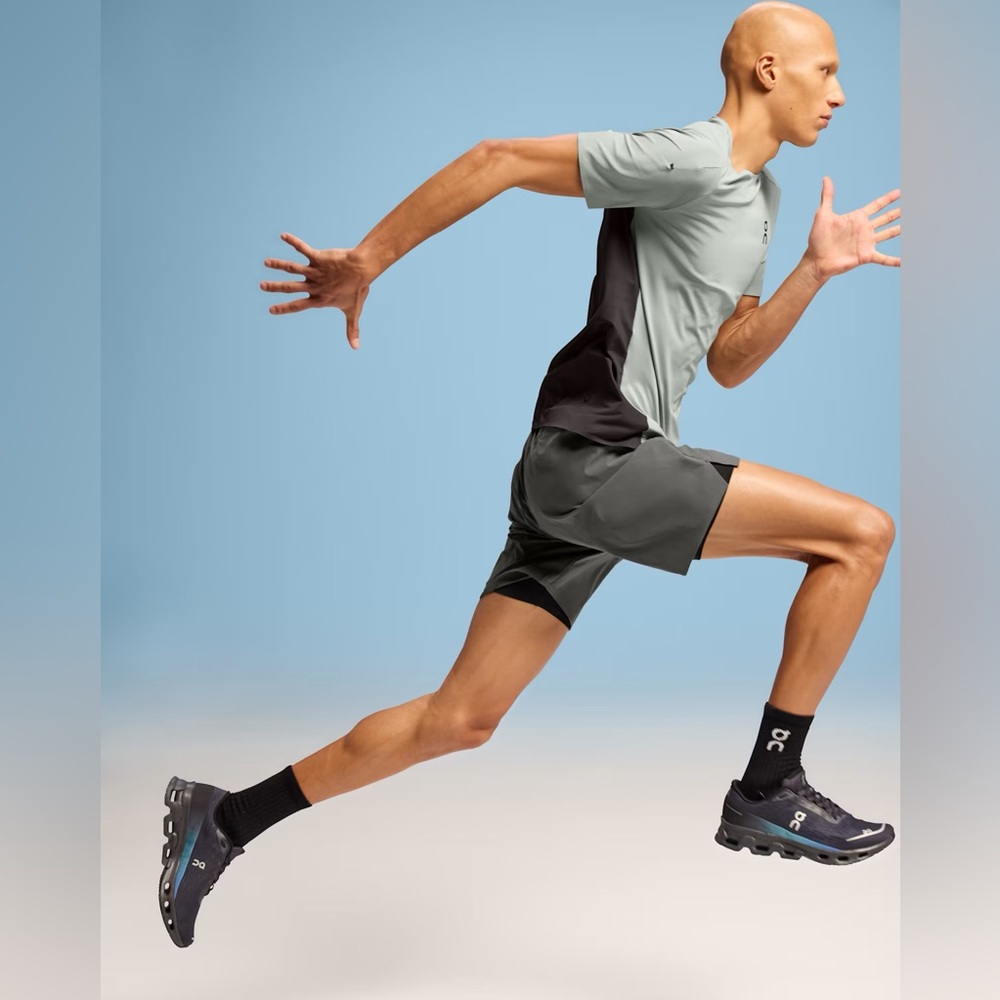 On Men’s Performance Hybrid Shorts in Shadow